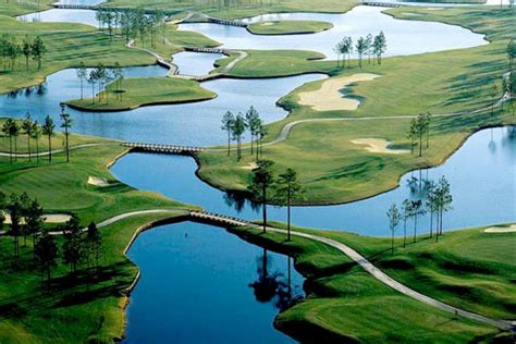 Golfing Retreats: Serene Courses Near Me